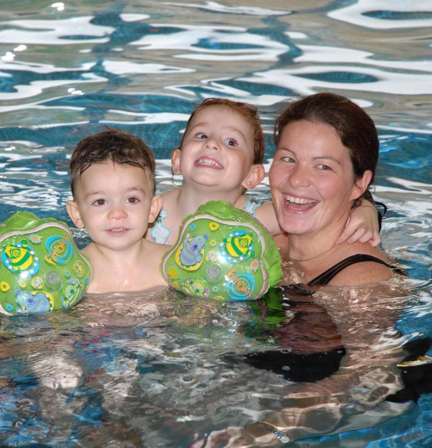 Skylark Sleeps 8 Private Hot Tub & Dogs Welcome Nr Padstow, Resort Pool Bar & Watersports St Columb Major Bagian luar foto